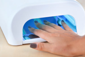 uv-nail-lamp-480319977
