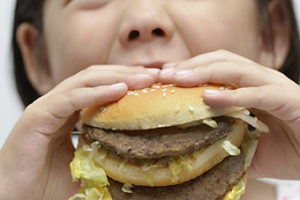 chinese-child-burger-ThinkstockPhotos-510108327